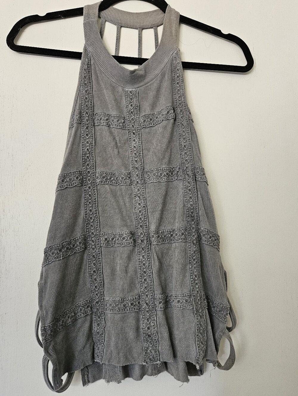 POL Active Gray Ribbed Halter Tank Top with Lace Trim & Back Straps Size M